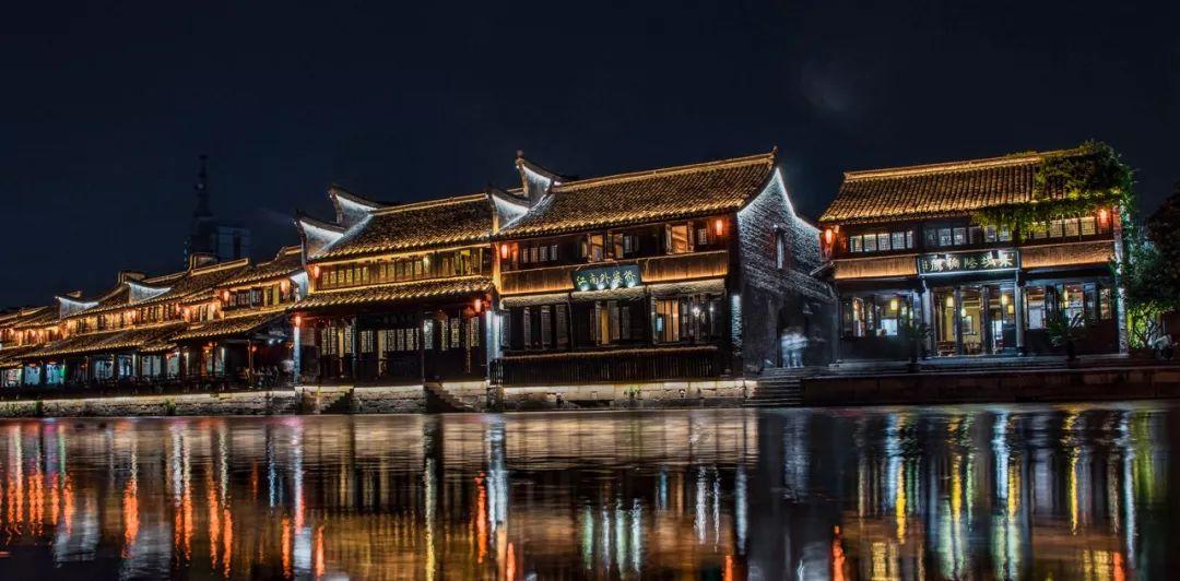 探索闪电白卡——引领你进入闪电白卡世界的红迪网平台